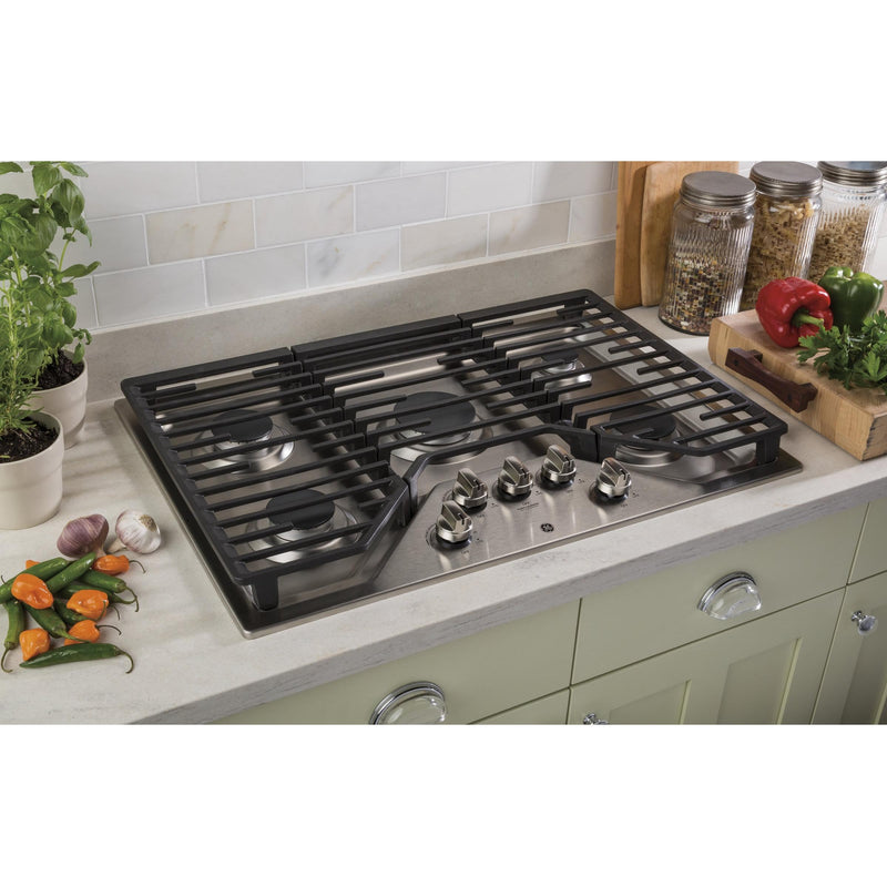 GE 30-inch Built-In gas Cooktop JGP5030SLSS IMAGE 4