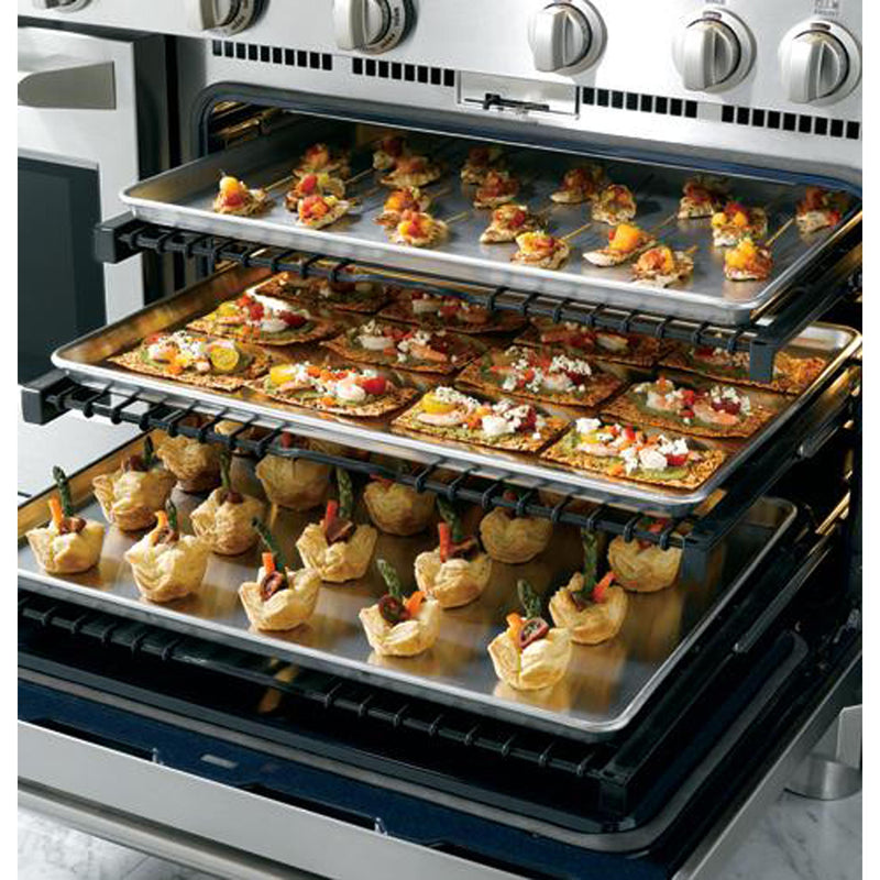 Monogram 48-inch Freestanding Dual-Fuel Range with Professional Oven System ZDP484NGPSS IMAGE 4