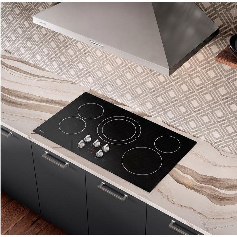 Samsung 36-inch Built-in Electric Cooktop with Hot Surface Indicator NZ36R5330RK/AA IMAGE 6