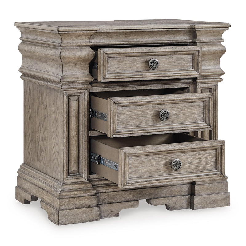 Signature Design by Ashley Blairhurst 3-Drawer Nightstand B916-93 IMAGE 2